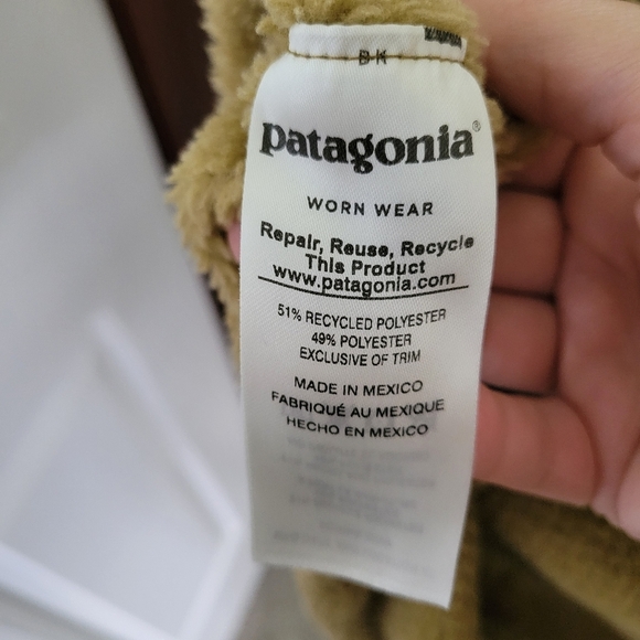 Women’s Patagonia Camel Tan Fleece Pull Over Quarter Neck Button Sweater, Size S - Picture 7 of 7